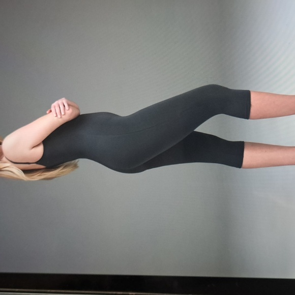 SMALL SKIMS LONGLINE BODYSUIT - Picture 2 of 10